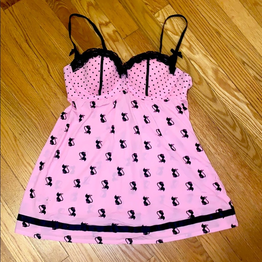 Pink intimate wear